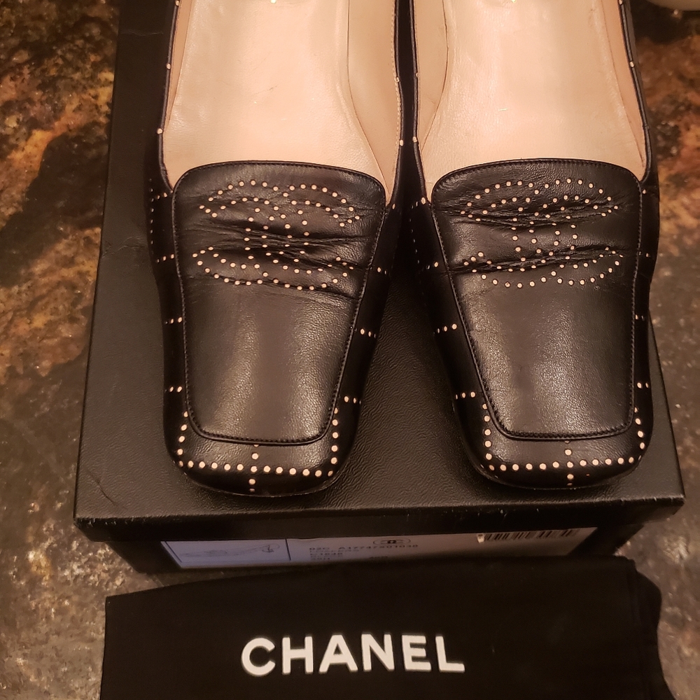 AUTHENTIC CHANEL KITTEN HEELS